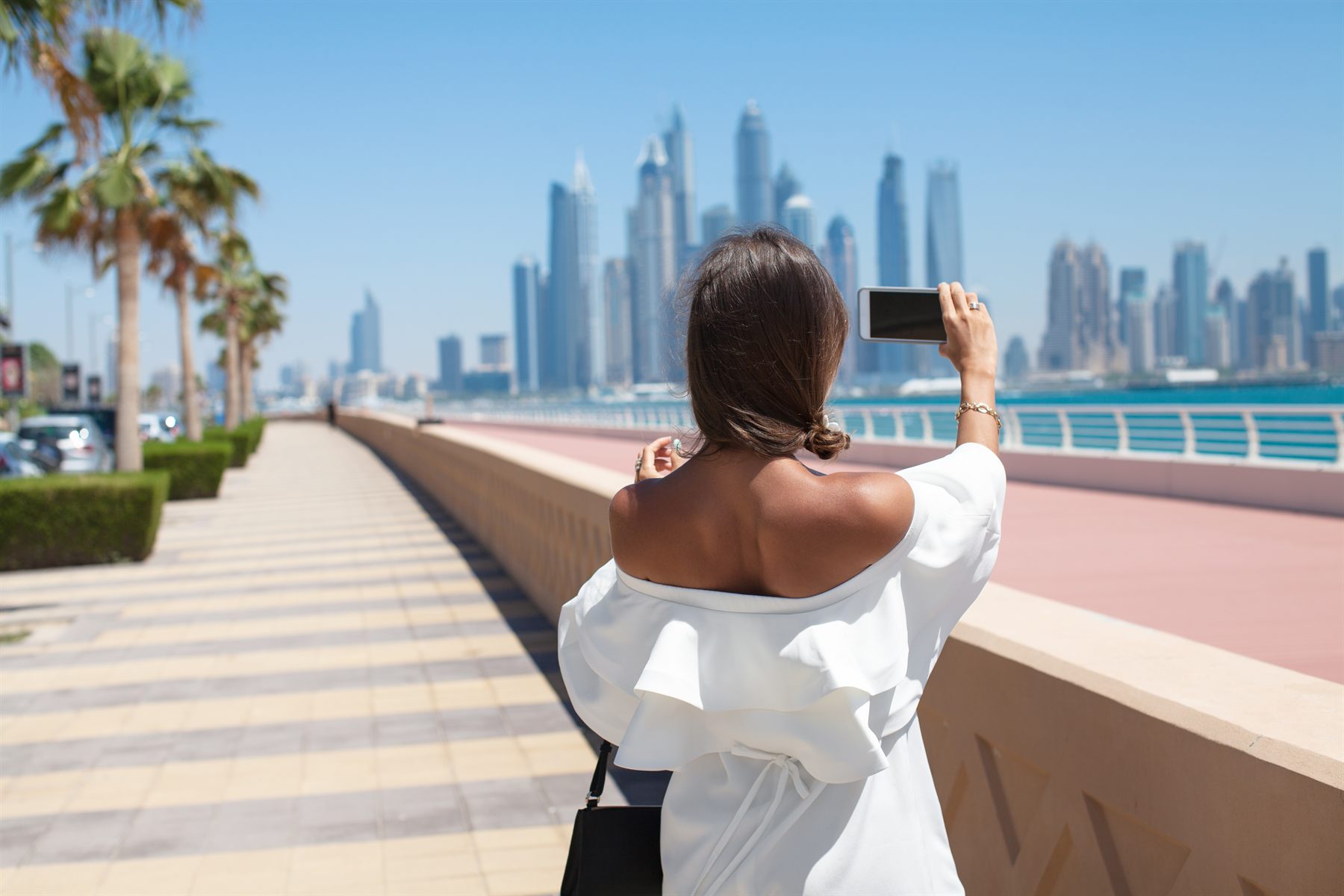 Crays hospitality network of cities and hotels